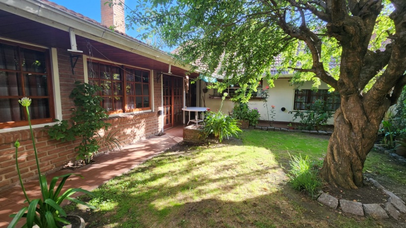 5375 Valencia, Mar del Plata 7600, ,2 BathroomsBathrooms,Casa,En Venta,Valencia,1035